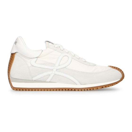 Low-top basketball shoes - white